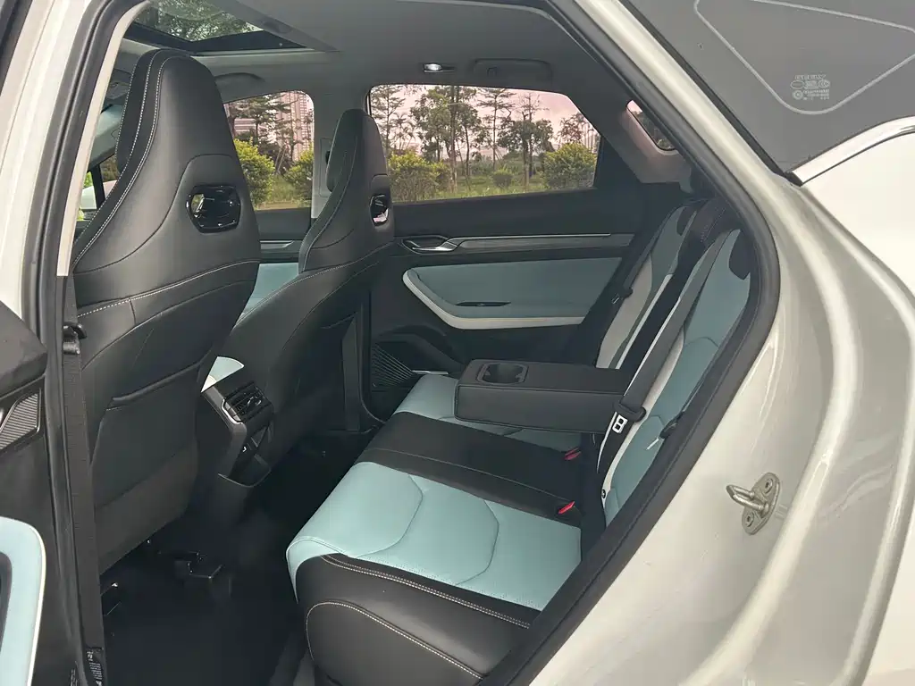 Geely Emgrand S 2024 — фото 10