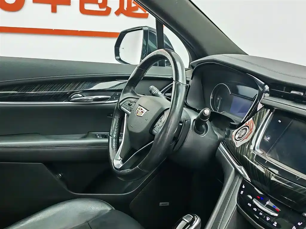Cadillac XT6 2021 — фото 22