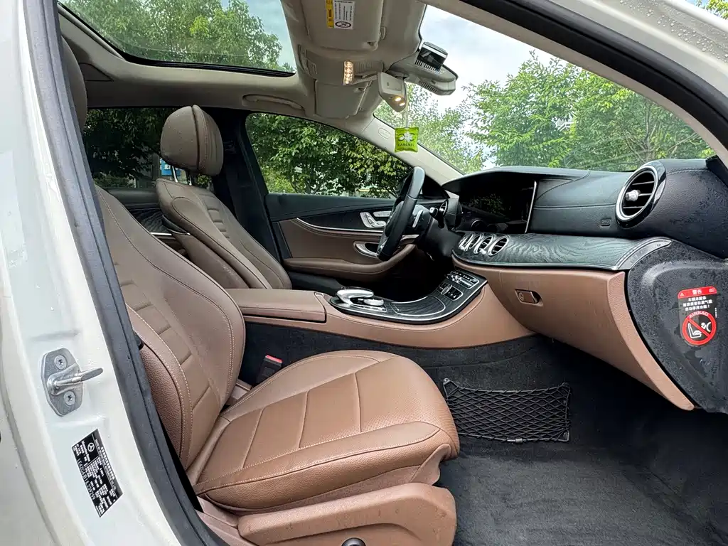 Mercedes-Benz E-Class 2018 — фото 12