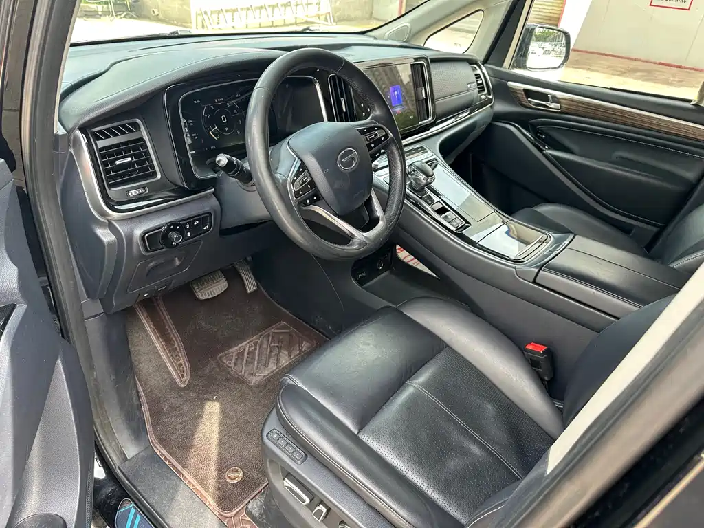GAC Motor Trumpchi M8 2022 — фото 2
