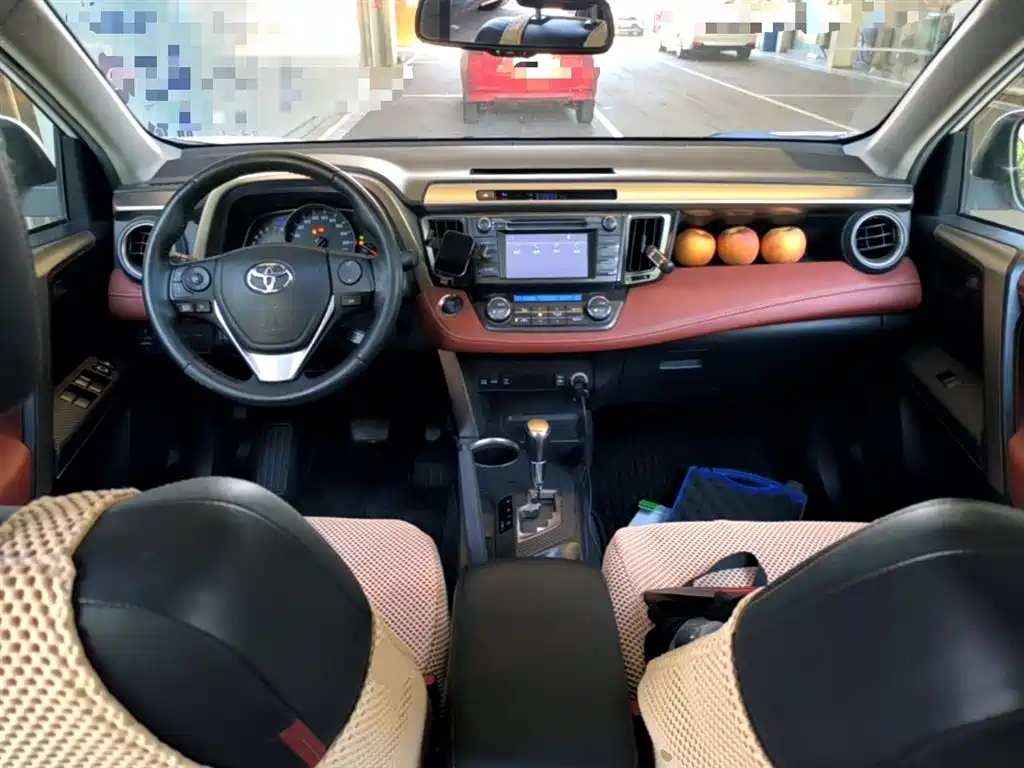 Toyota RAV4 2015 — фото 10