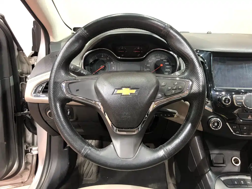 Chevrolet Cruze 2015 — фото 24