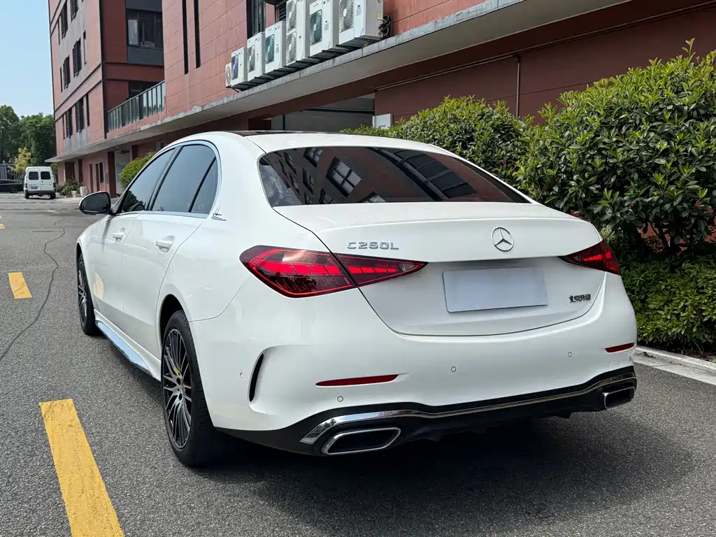Mercedes-Benz C-Class 2023 — фото 13