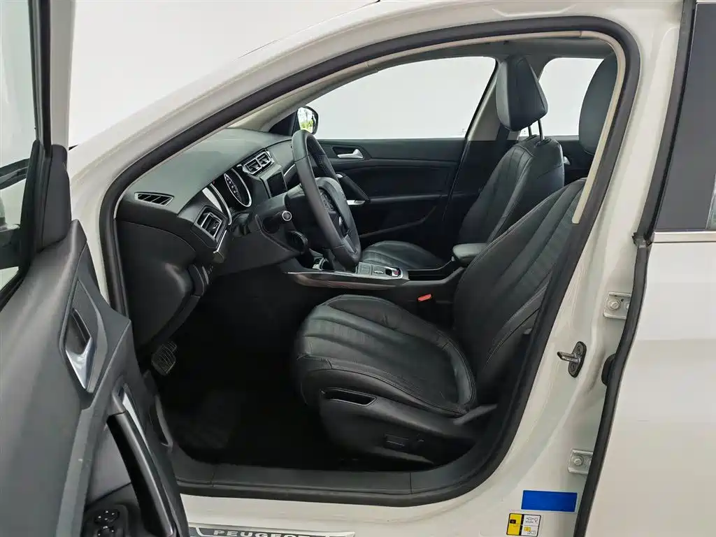 Peugeot 408 2015 — фото 10