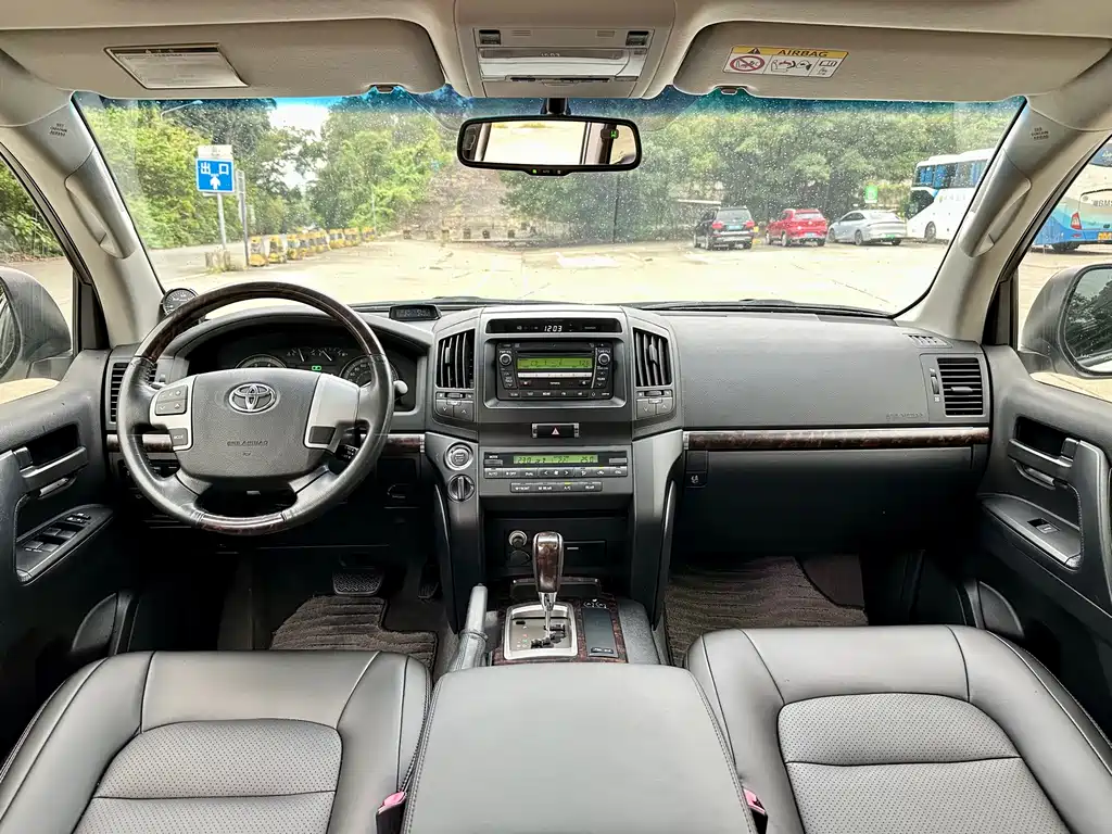 Toyota Land Cruiser 2015 — фото 14
