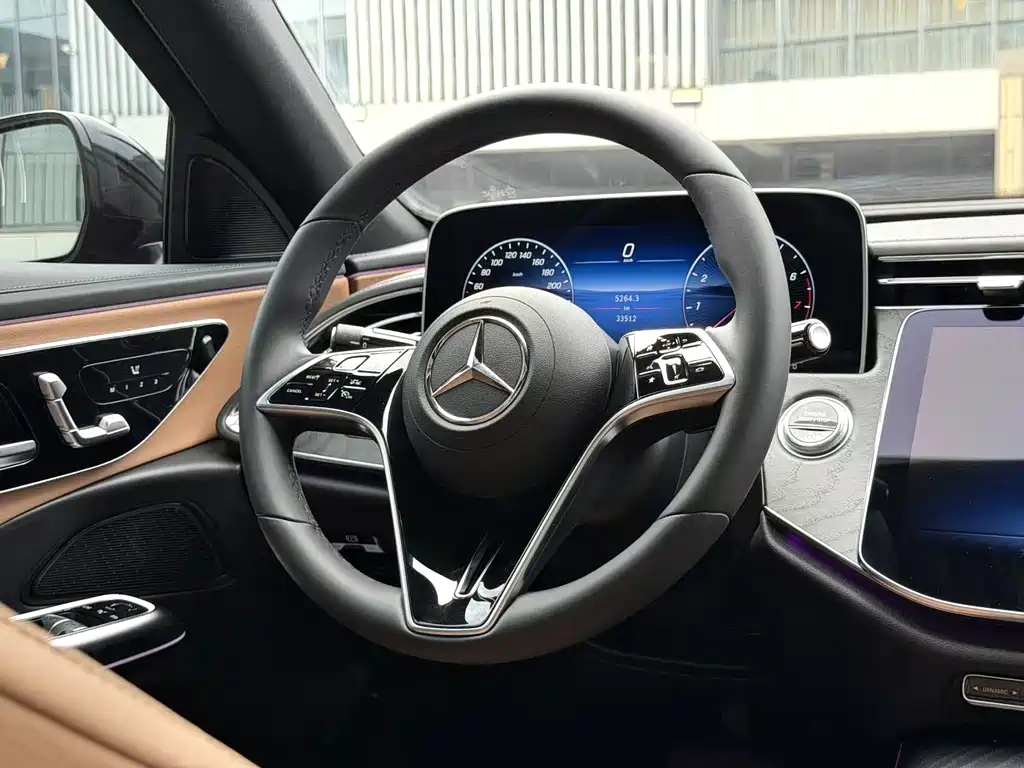 Mercedes-Benz E-Class 2024 — фото 3