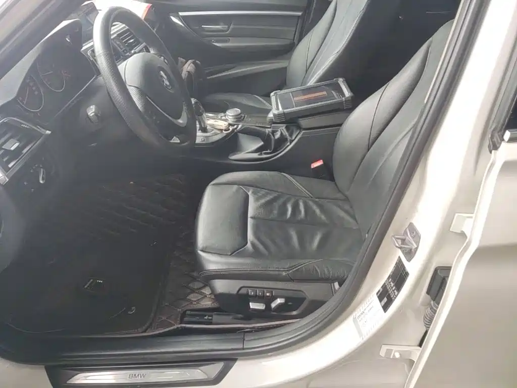 BMW 3 Series 2016 — фото 15