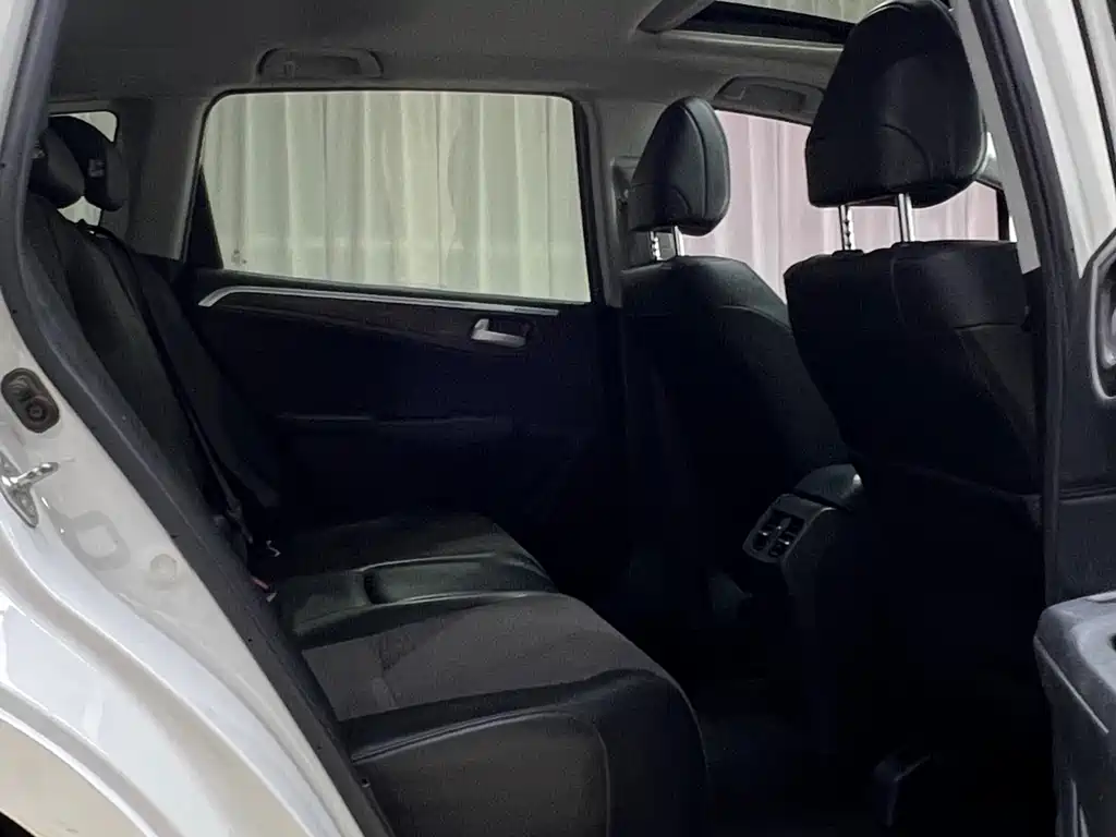 Honda Jade 2017 — фото 18