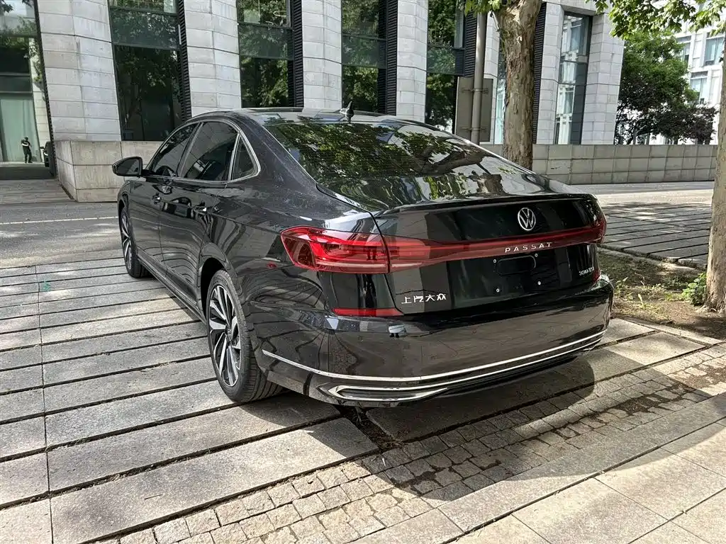 Volkswagen Passat 2022