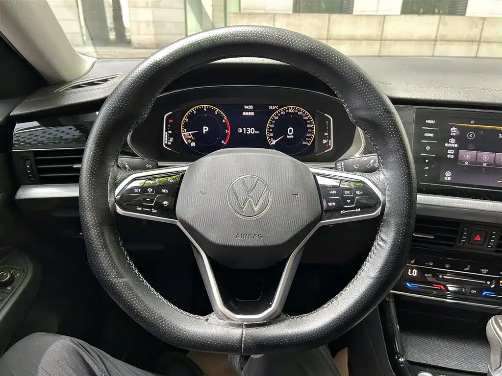 Volkswagen Passat 2022 — фото 11