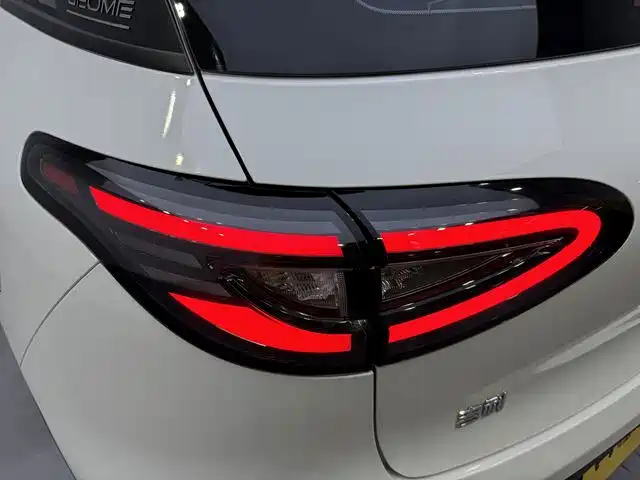 Geely Galaxy Starwish 2025 — фото 16