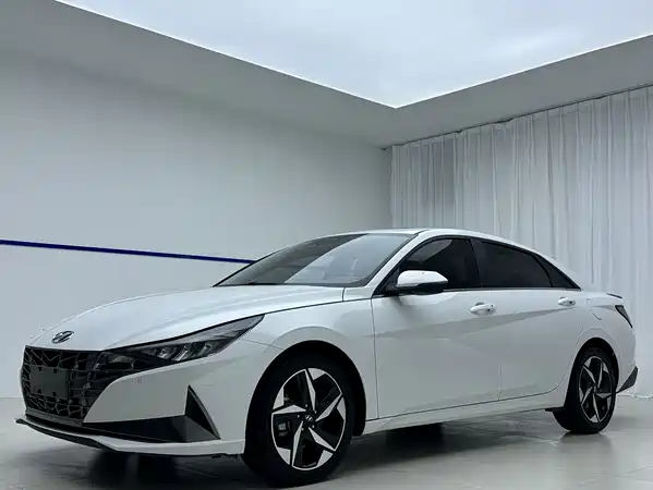 Hyundai Elantra 2022