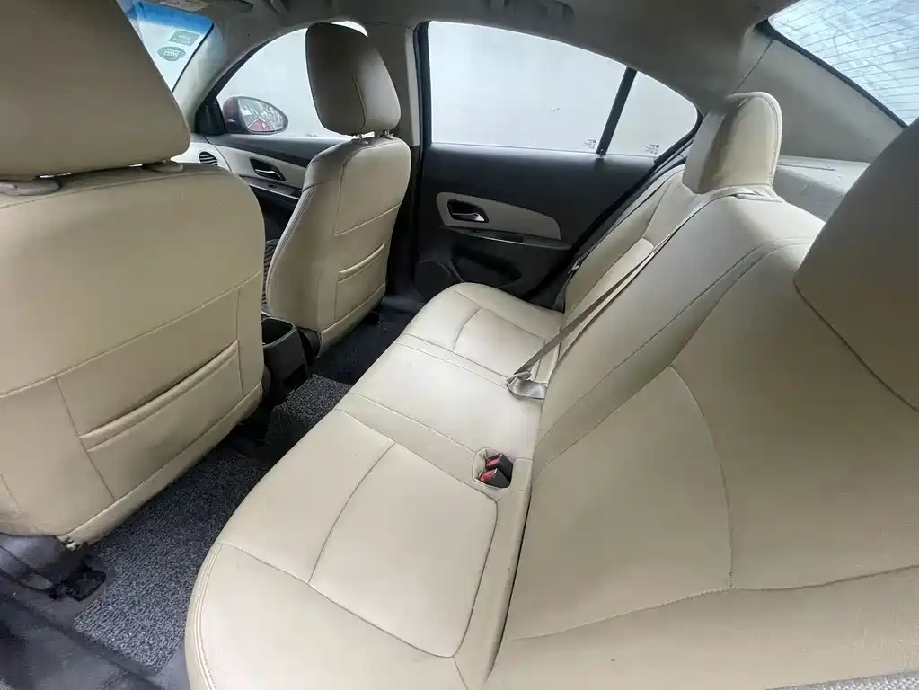 Chevrolet Cruze 2015 — фото 12