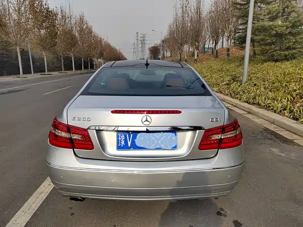 Mercedes-Benz E-Class 2011