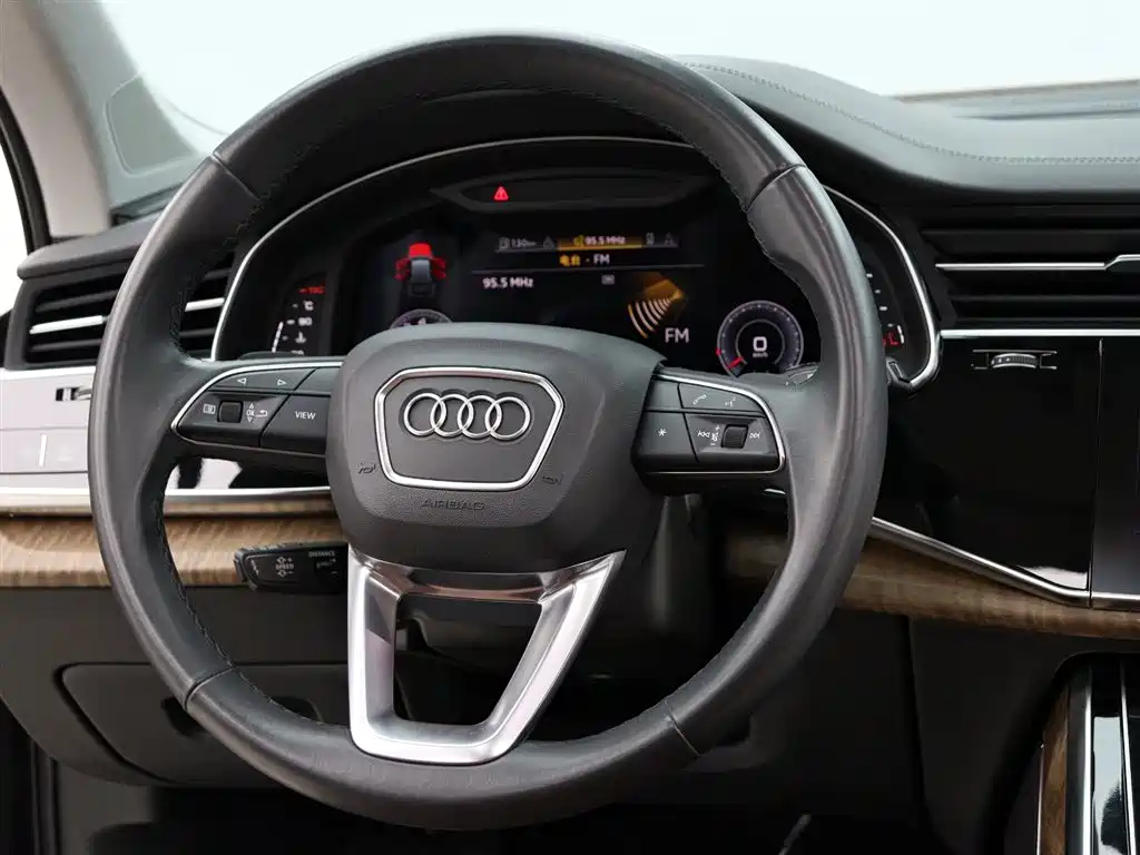 Audi Q7 2021 — фото 16