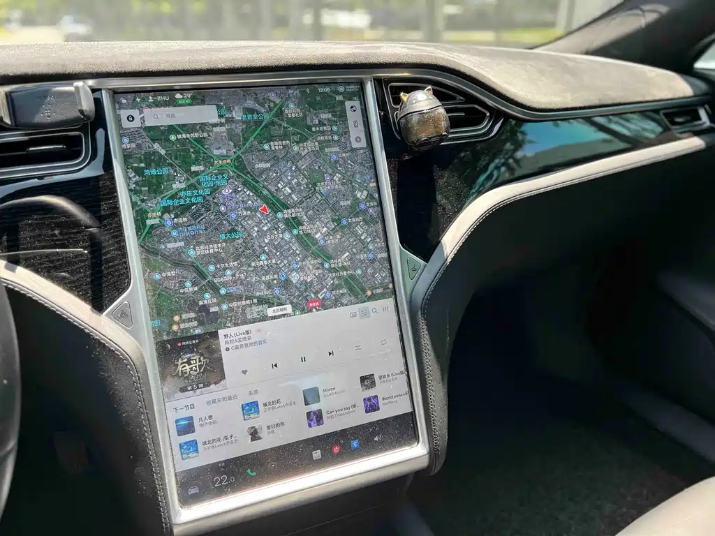 Tesla Model S 2016 — фото 12