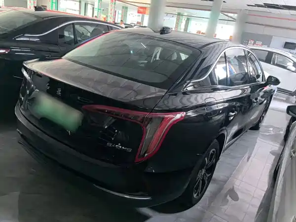 Hongqi E-QM5 2022