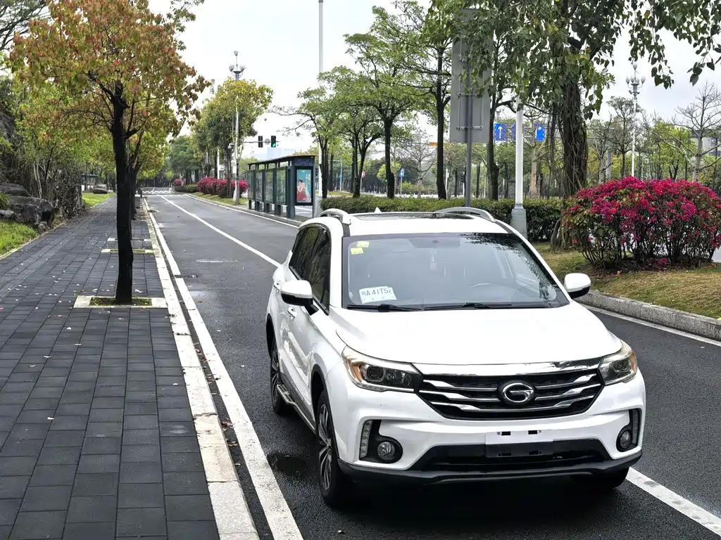 GAC Motor Trumpchi GS4 2015 — фото 29