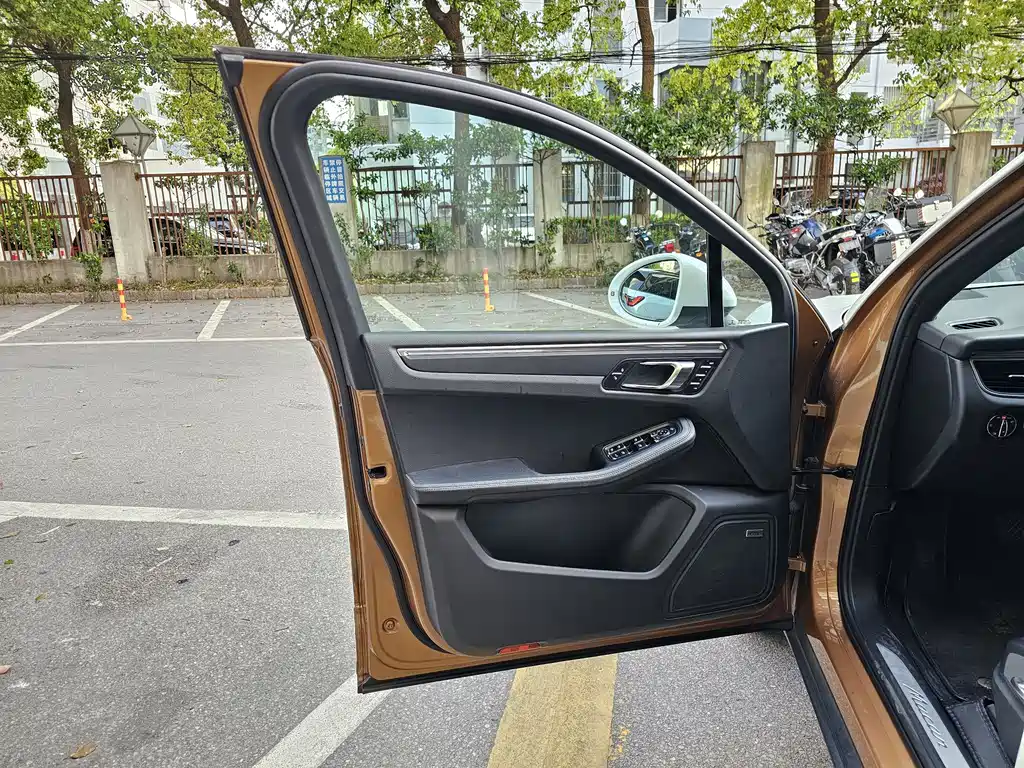 Porsche Macan 2015 — фото 9