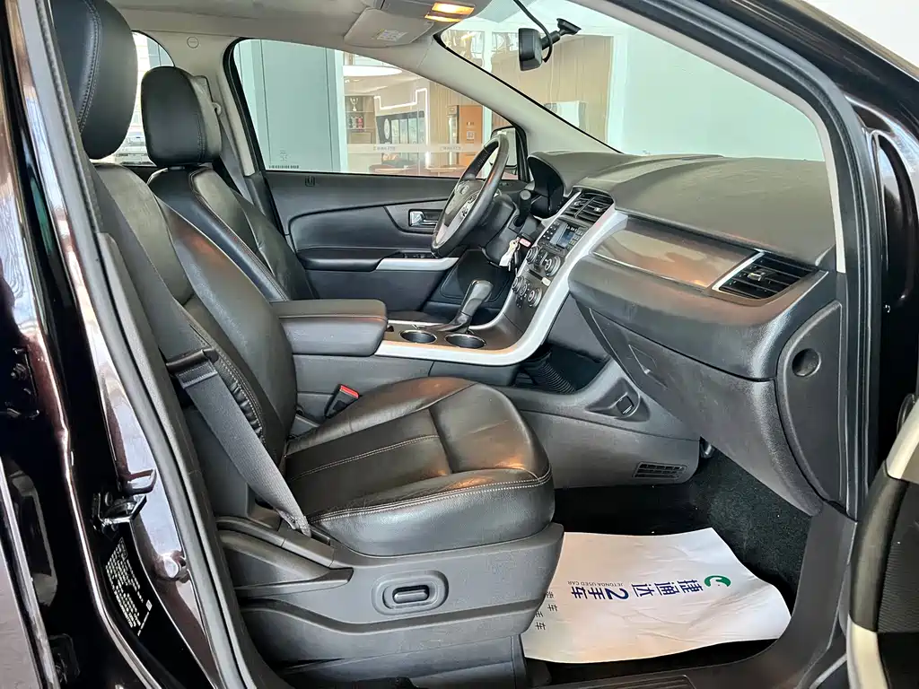 Ford Edge 2015 — фото 24