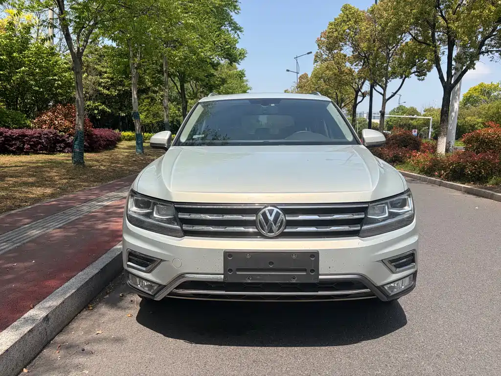 Volkswagen Tiguan L 2020 — фото 2