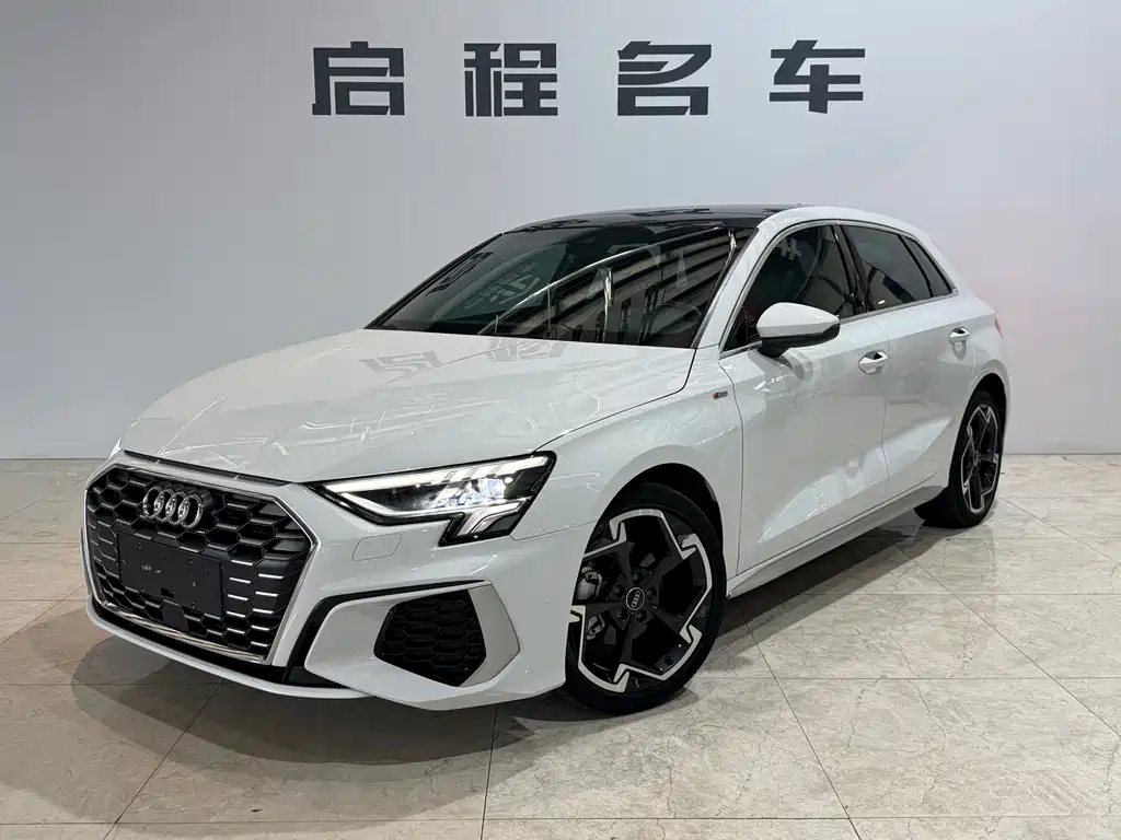 Audi A3 2023 — фото 1