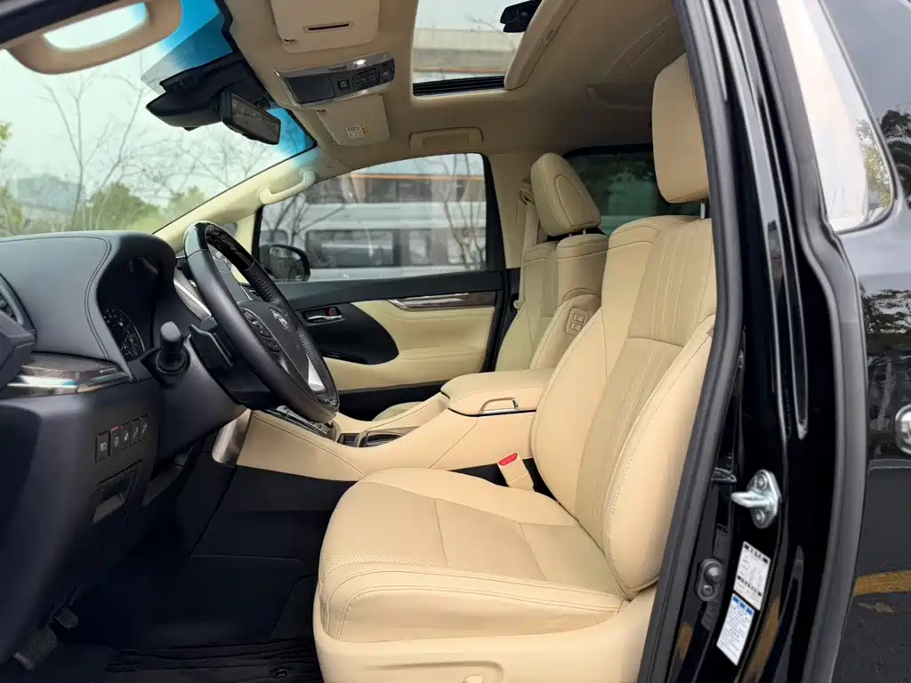 Toyota Alphard 2022 — фото 10