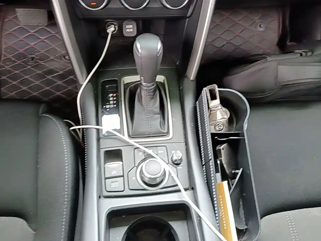Mazda CX-4 2019 — фото 14