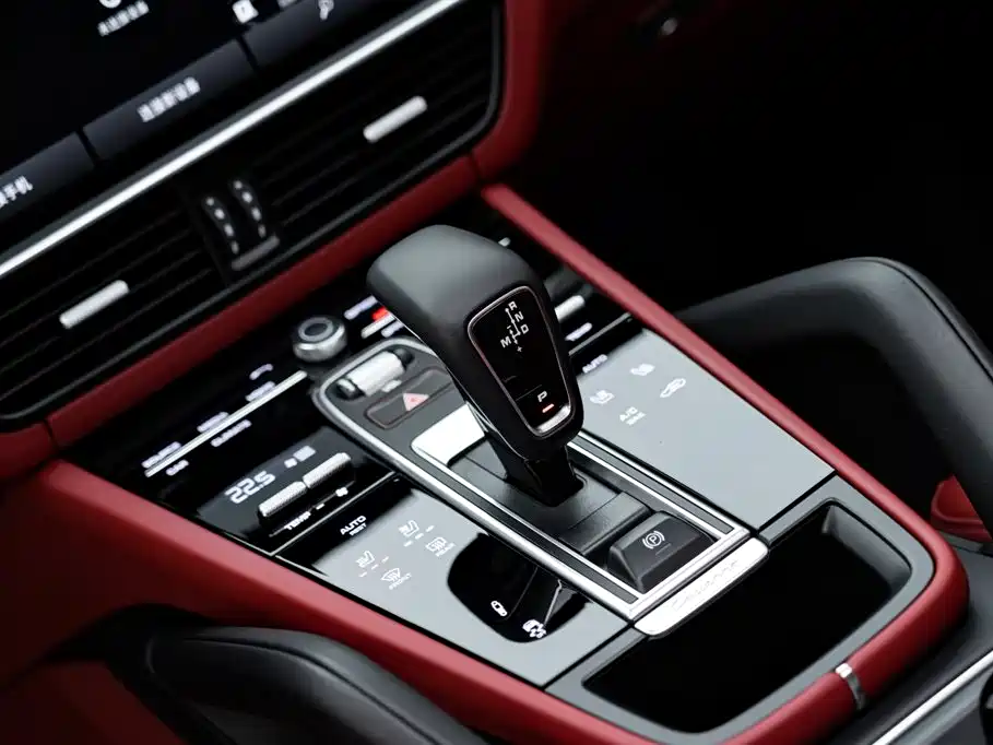 Porsche Cayenne 2022 — фото 15