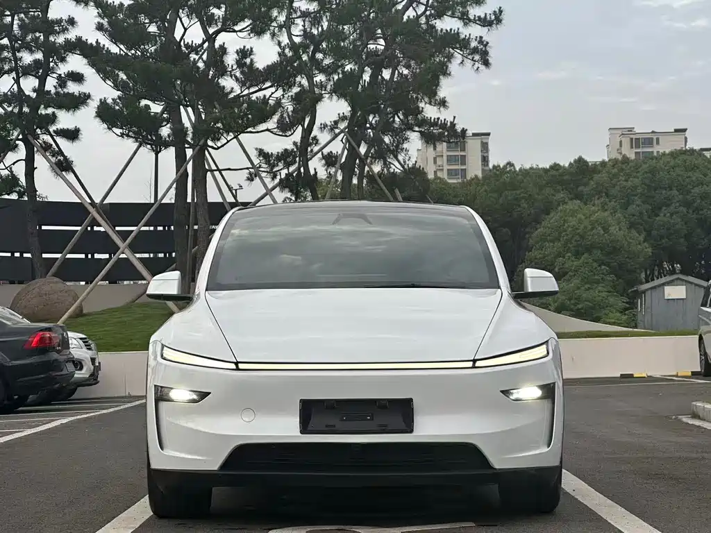 Tesla Model Y 2026