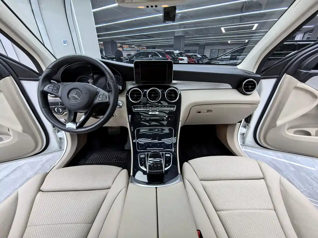 Mercedes-Benz GLC 2019 — фото 14