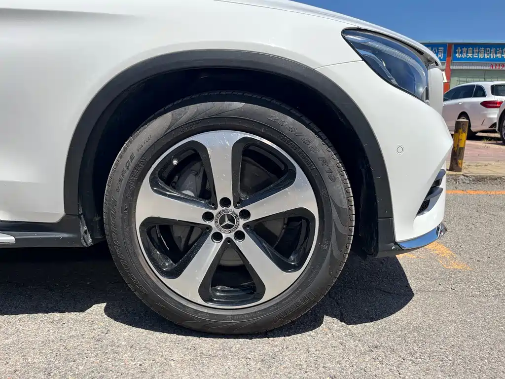 Mercedes-Benz GLC 2019 — фото 24