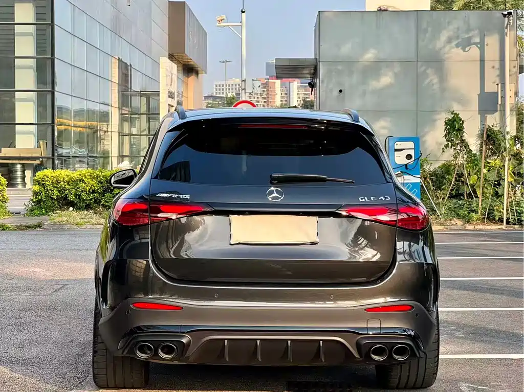 Mercedes-Benz GLC AMG 2026 — фото 13