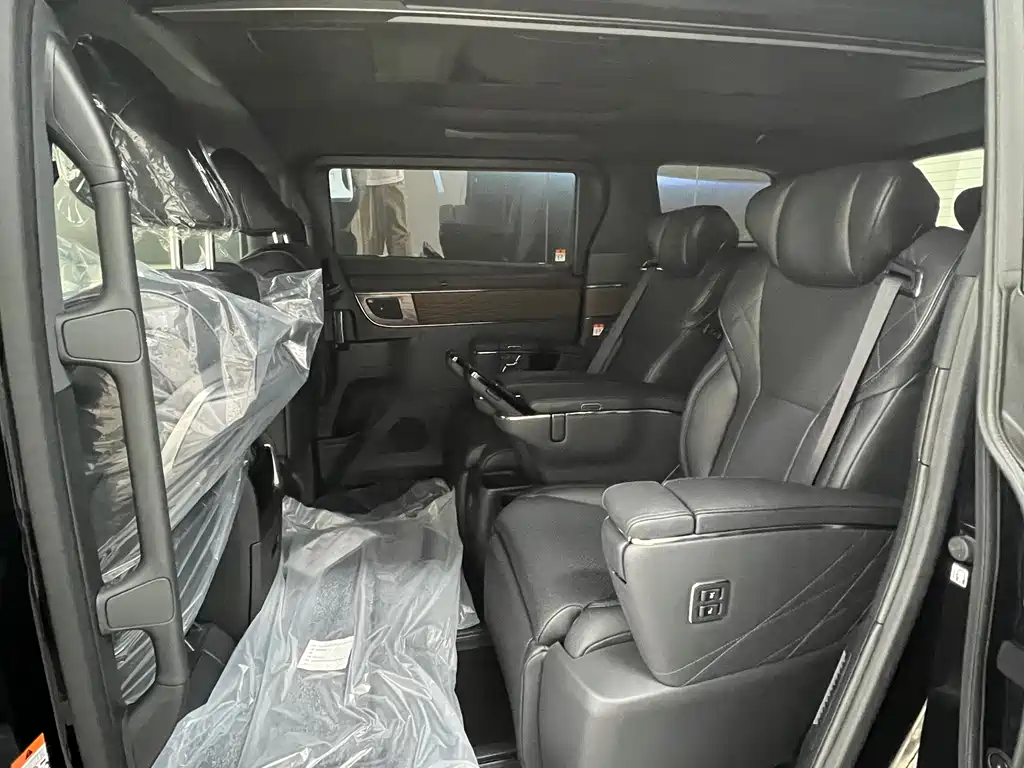 Toyota Alphard — фото 6