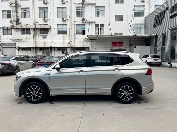 Volkswagen Tiguan L Plug-In Hybrid 2019