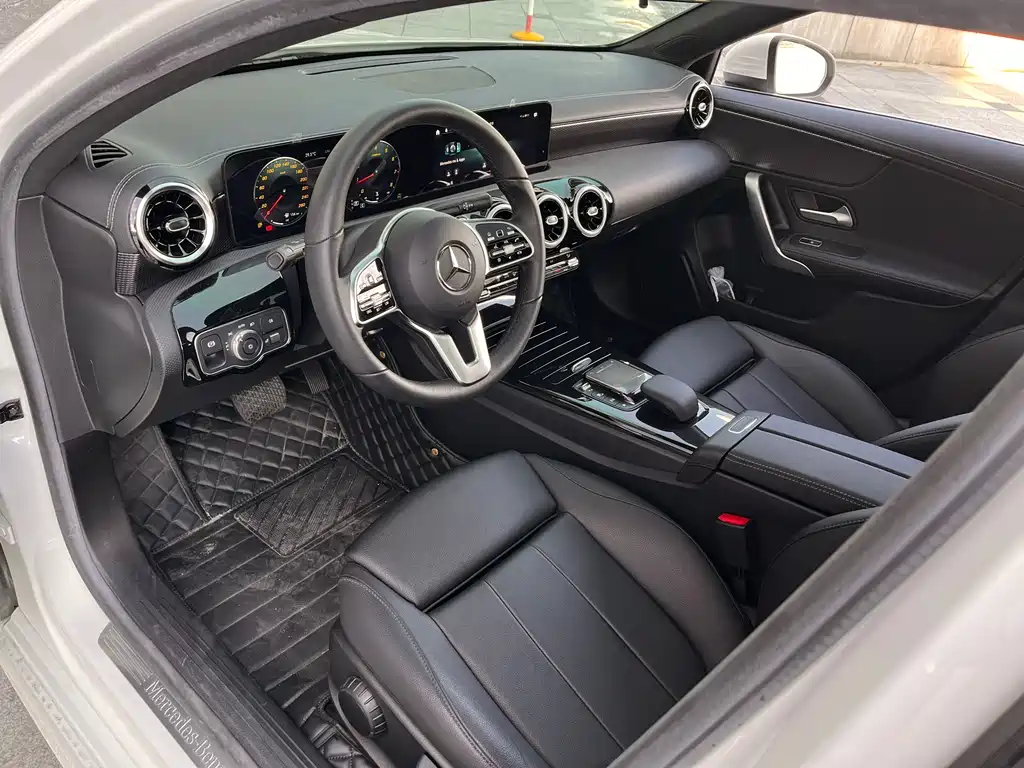 Mercedes-Benz A-Class 2021 — фото 11