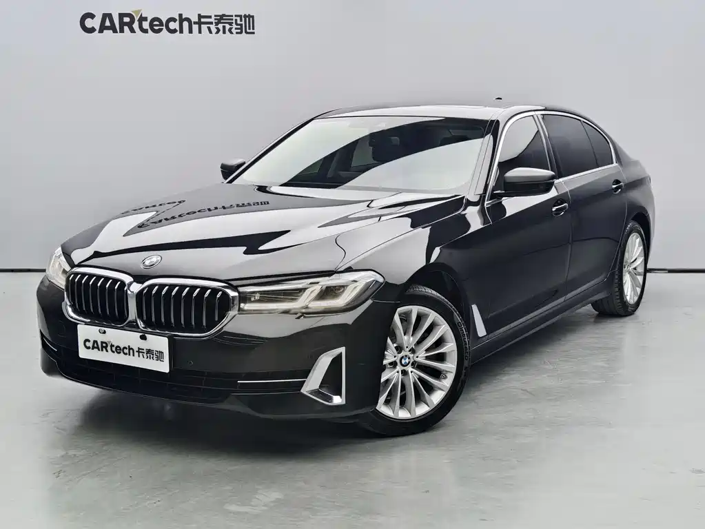 BMW 5 Series 2022 — фото 1
