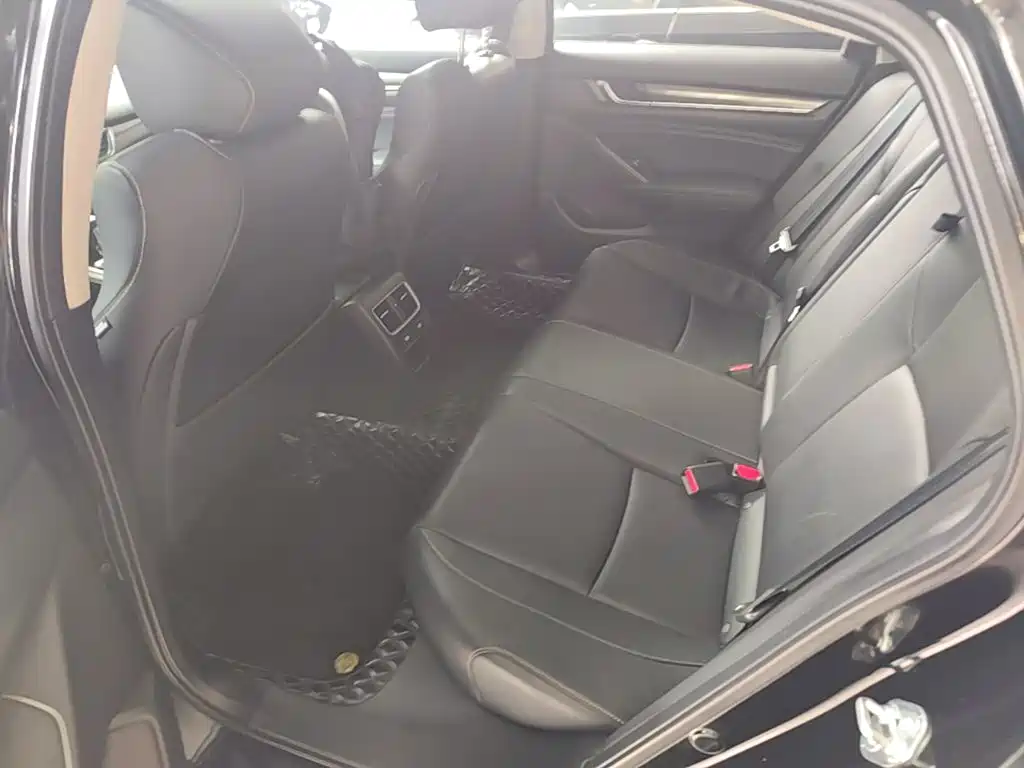 Honda Accord 2022 — фото 17