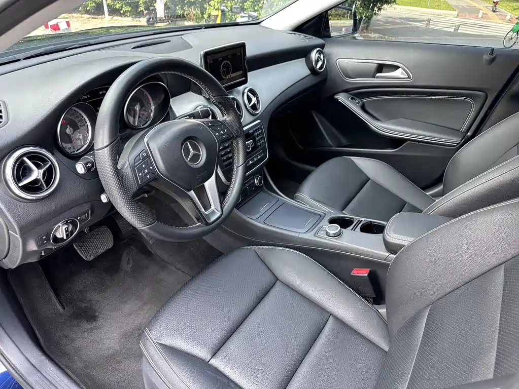 Mercedes-Benz GLA 2015 — фото 14