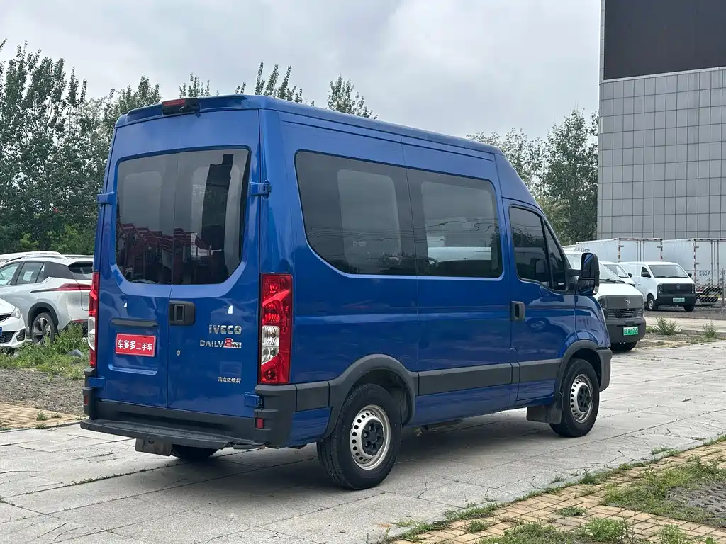 IVECO Ousheng 2019 — фото 6