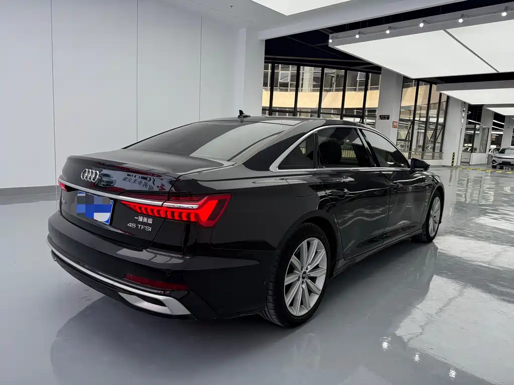 Audi A6L 2024 — фото 14