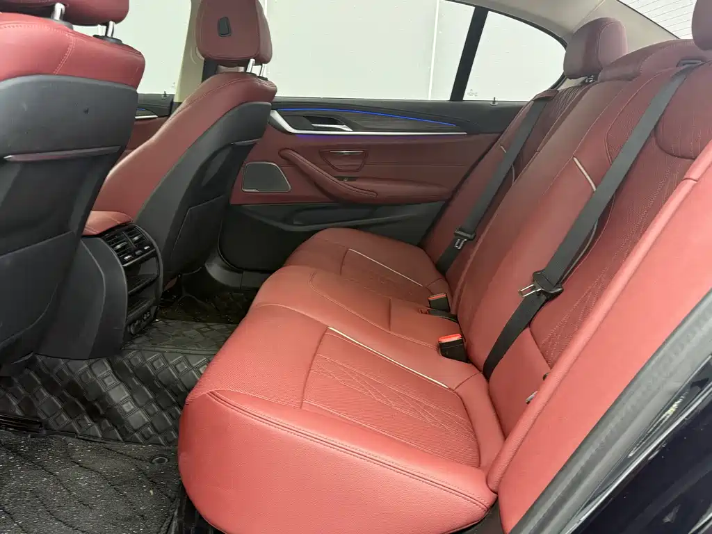 BMW 5 Series 2023 — фото 11