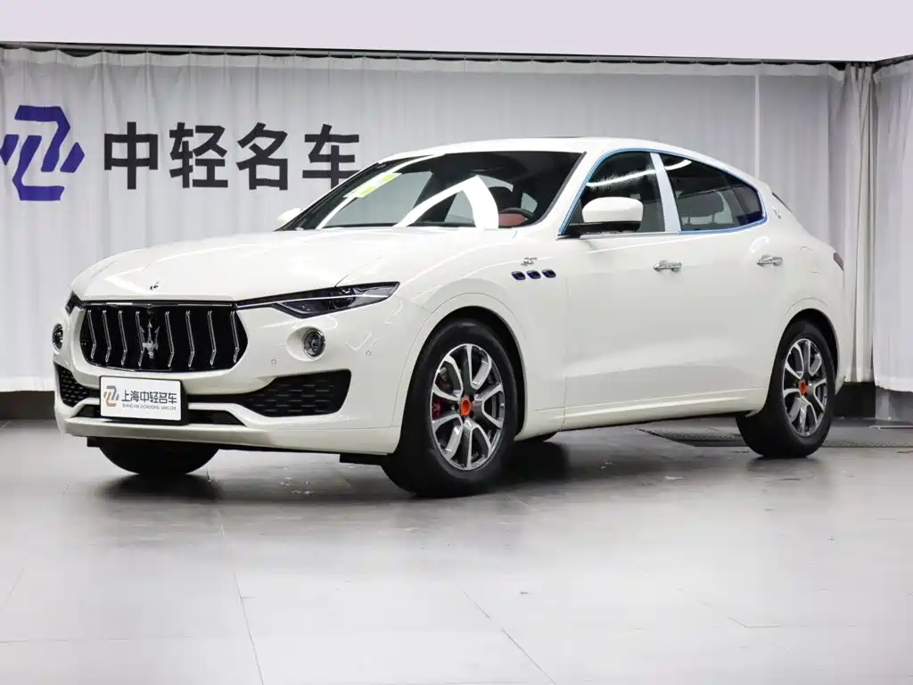 Maserati Levante 2023 — фото 1