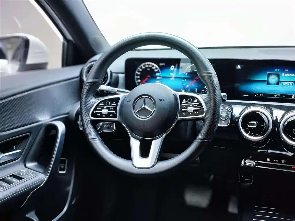 Mercedes-Benz A-Class 2021 — фото 14