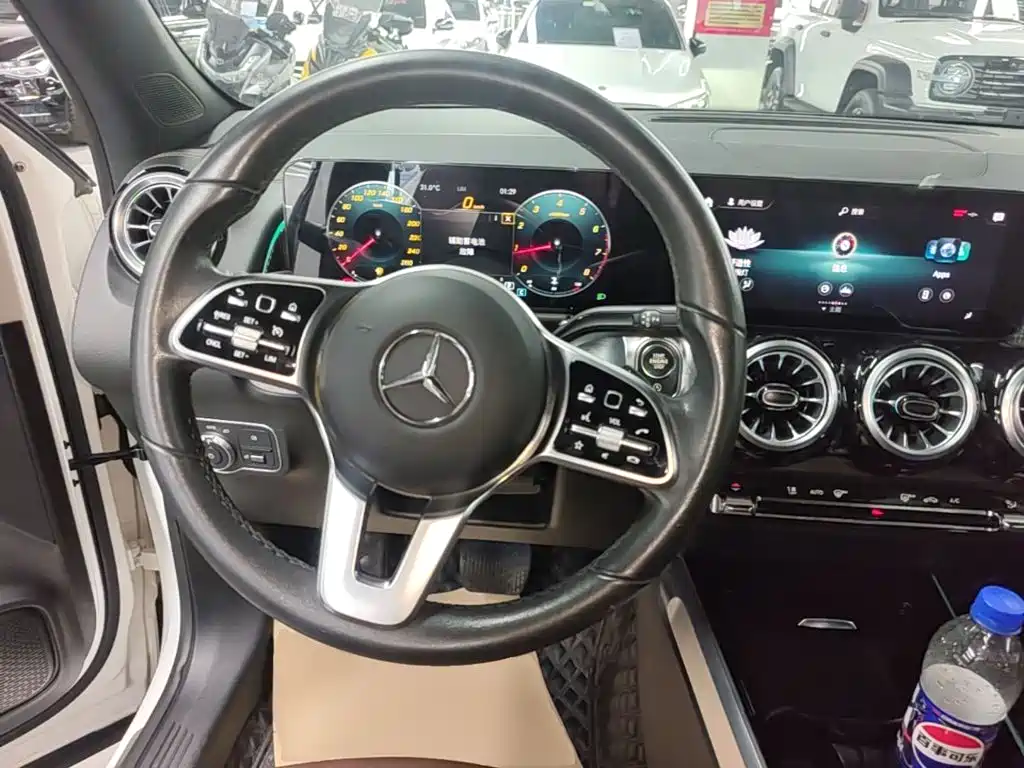 Mercedes-Benz GLB 2021 — фото 17
