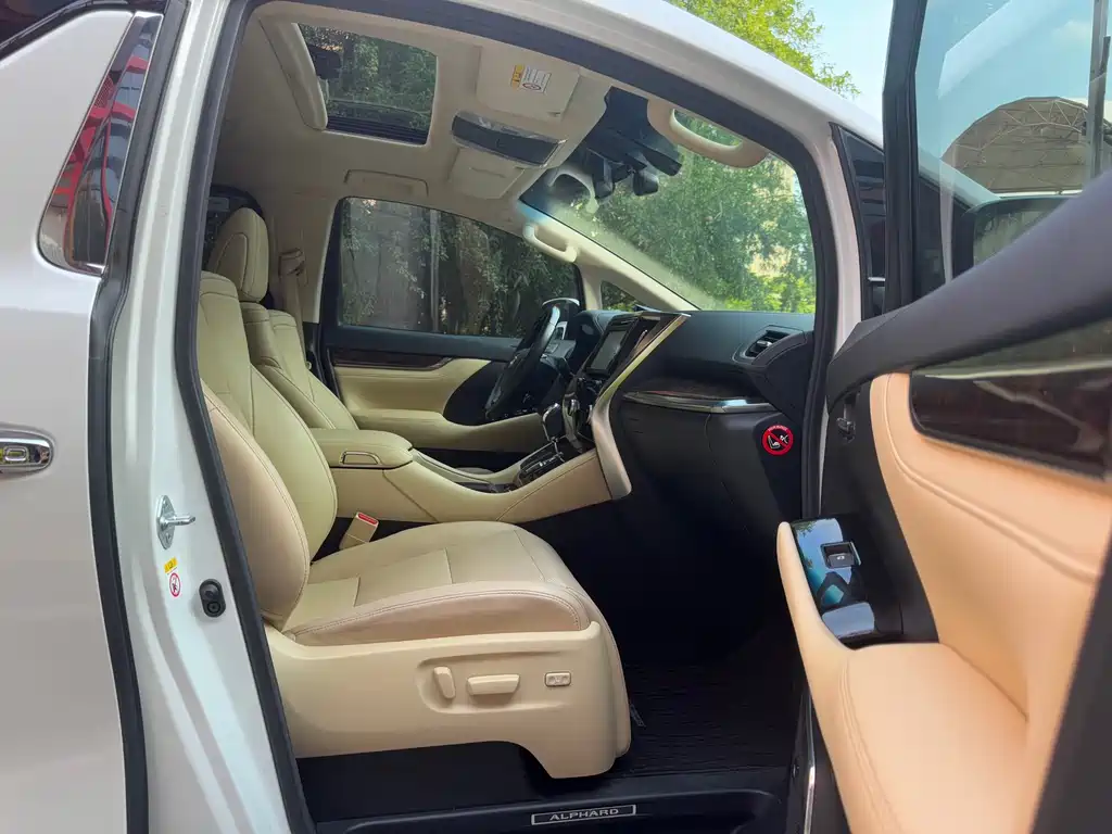 Toyota Alphard 2019