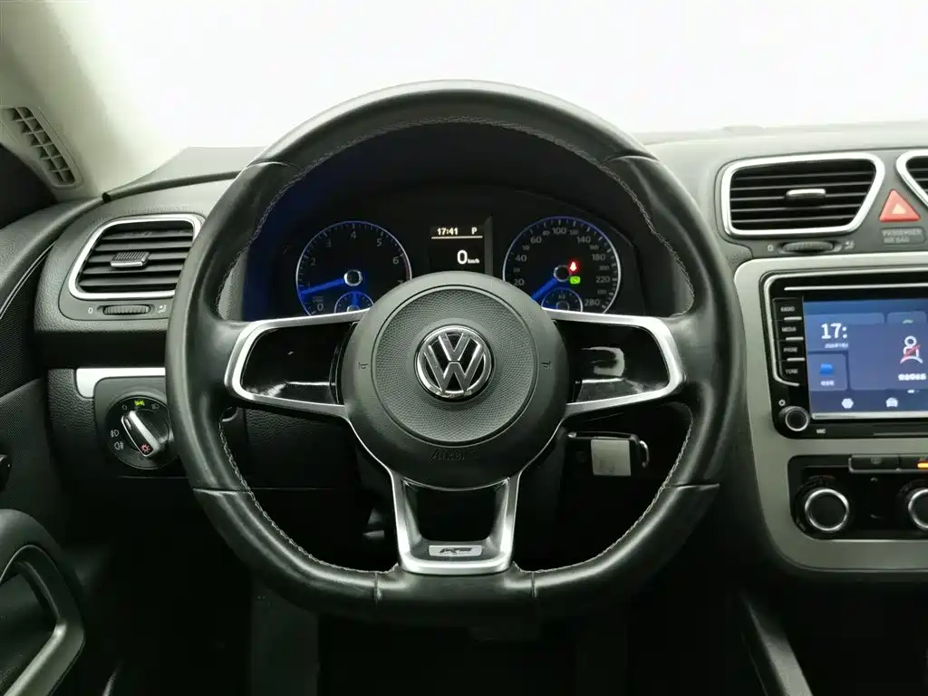 Volkswagen Scirocco 2011 — фото 11