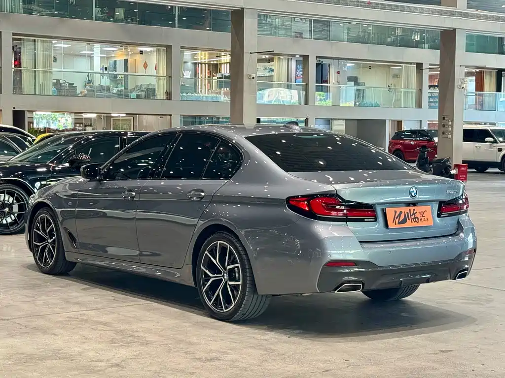 BMW 5 Series 2022 — фото 14