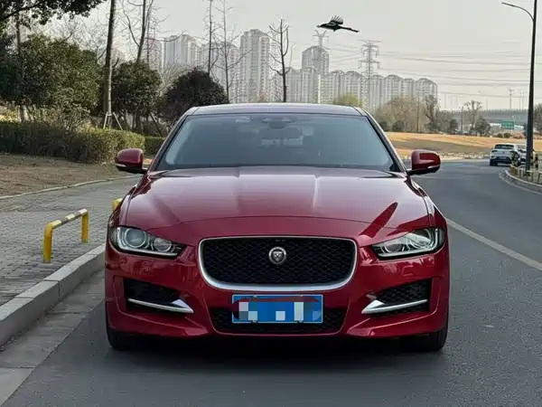 Jaguar XE 2015