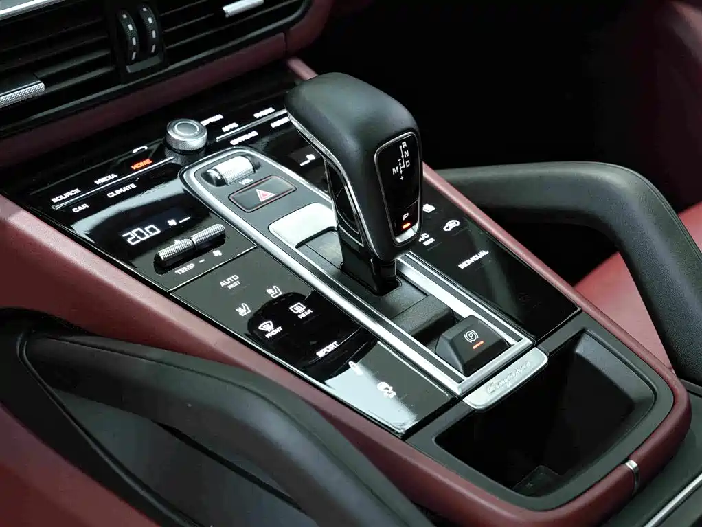 Porsche Cayenne 2022 — фото 11